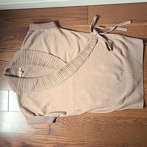 RW short sleeve sweater size s